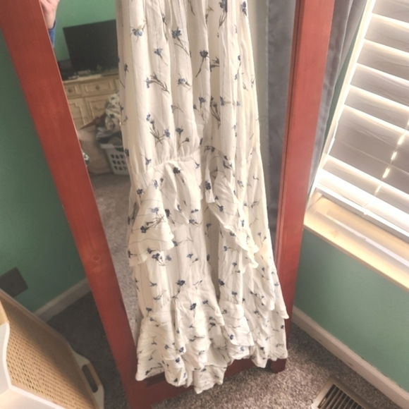 EUC Joie Floral White Ruffled Women's Dress, Size 6 - Picture 2 of 11